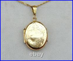 1879 Antique solid 18K Yellow Gold Engraved Pendant Picture Locket / 4.4gr