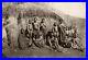 1890-s-PHOTO-SOUTH-AFRICA-ZULU-FAMILIES-OUTSIDE-VILLAGE-HUT-01-ar