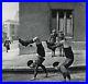 1955-ROBERT-DOISNEAU-Vintage-Boys-Playing-France-Kids-Street-Photo-Gravure-01-ckl