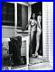 1987-Vintage-HELMUT-NEWTON-Female-Nude-Women-Front-Porch-Fashion-Photo-Art-16X20-01-cjfw
