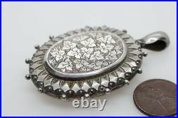 ANTIQUE VICTORIAN ENGLISH STERLING SILVER ENGRAVED TREFOIL PHOTO LOCKET c1881