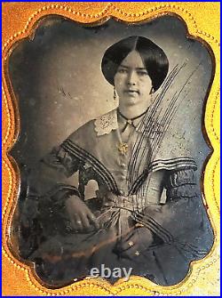 Antique Daguerreotype photo STYLISH YOUNG WOMAN gold gilt jewelry hair fashion