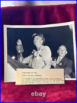 Antique vintage Dr Eleanor Roosevelt 1940 press photograph by wide word photo