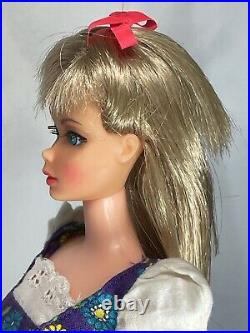 Beautiful Vintage Platinum Blonde Mod TNT Barbie in #3355 Picture Me Pretty