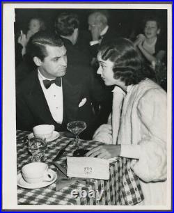 CARY GRANT & FAY WRAY Romantic Pose Hollywood Party Candid 1939 Photo J1350