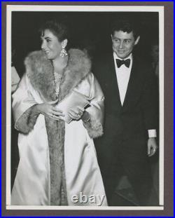 ELIZABETH TAYLOR Luxurious Coat Eddie Fisher ORIGINAL 1959 Glamour Photo J1366