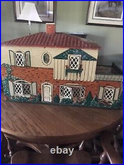 Mid 40's metal Doll House 5 rooms plus a bathroom, 28x18