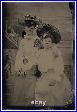 OLD VINTAGE ANTIQUE TINTYPE PHOTO of TWO BEAUTIFUL YOUNG TEEN GIRLS GIRL FRIENDS