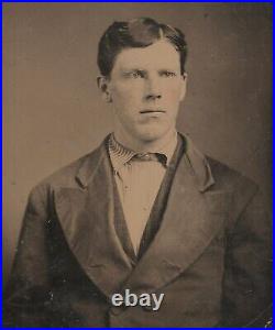 Old Vintage Antique Tintype Photo Good Looking Young Man Gentleman (ref. #399)
