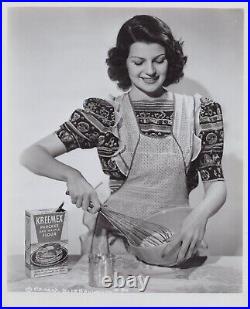 Rita Hayworth (1940s)? Beauty Actress Lovely Smile Vintage Photo K 208