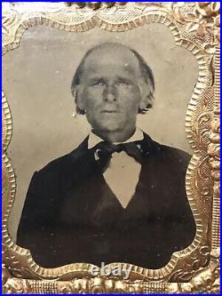 Vintage Antique1800'Gold Plate Daguerreotype Photo Portrait Gentleman Male Old